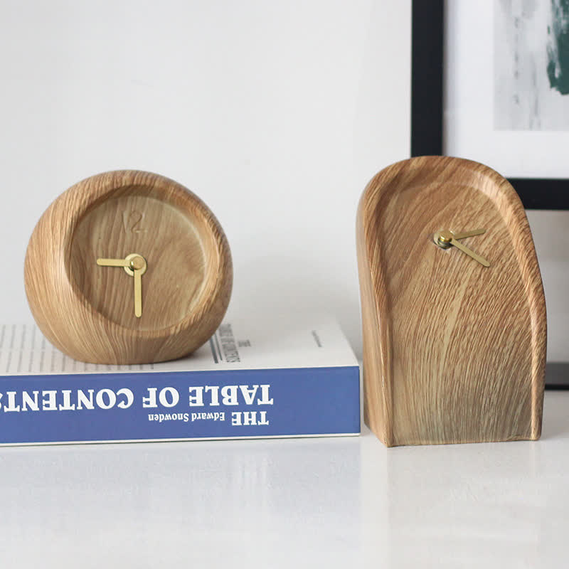 Kreatives Uhr-Ornament mit Holzmaserung