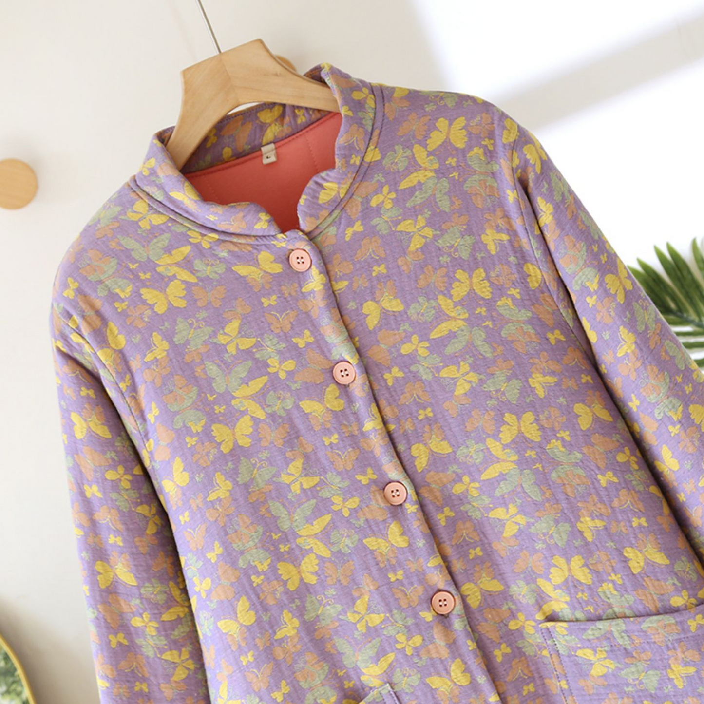 Verdicktes Pyjamaoberteil aus reiner Baumwolle mit Schmetterlingsmotiv