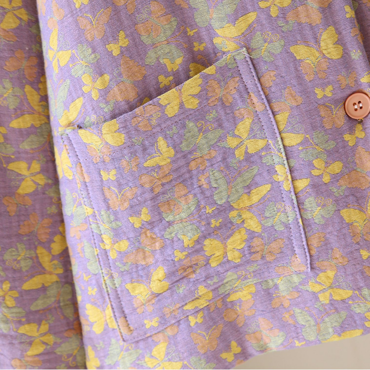 Verdicktes Pyjamaoberteil aus reiner Baumwolle mit Schmetterlingsmotiv