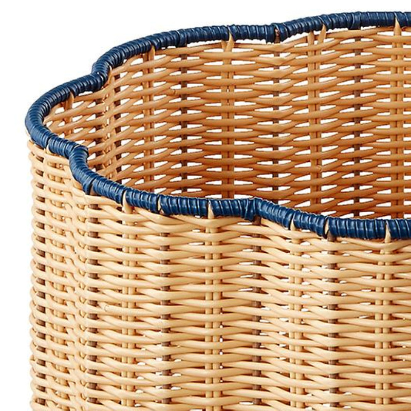 Handgefertigter einfacher Aufbewahrungskorb aus Rattan