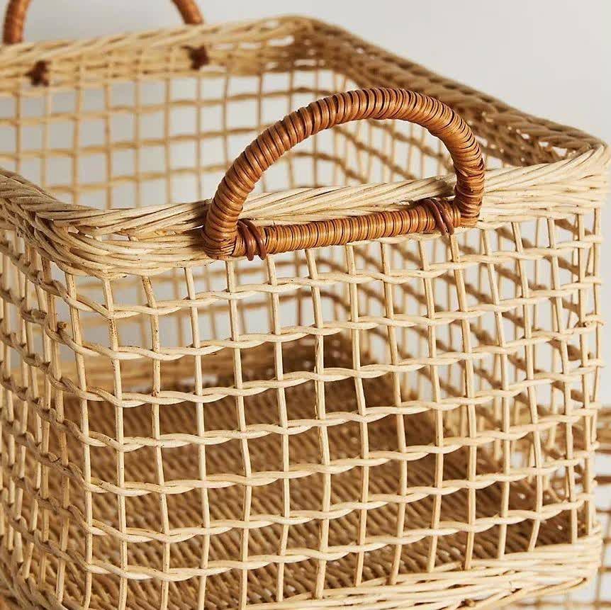 Aufbewahrungskorb aus geflochtenem Rattan mit hohlem Griff