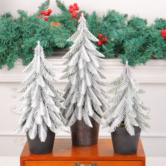Schnee-Weihnachtsbaum als Topfdekoration für Zuhause