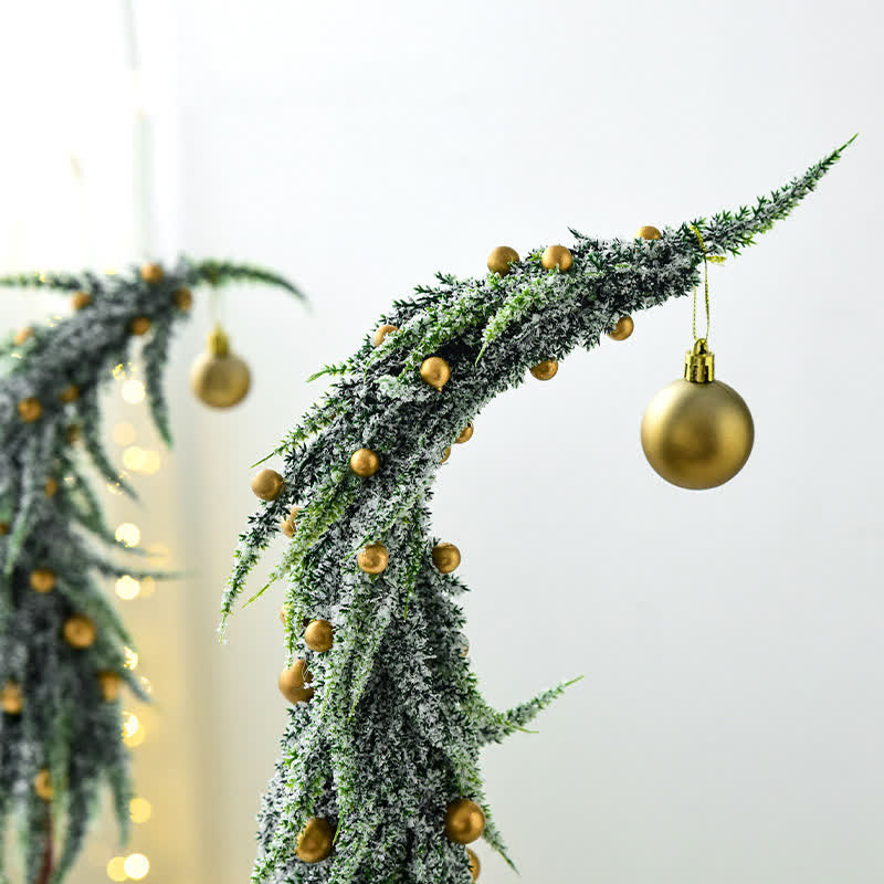 Weihnachtsdeko für den Schreibtisch mit krummen Hals