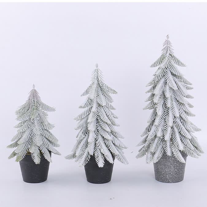 Schnee-Weihnachtsbaum als Topfdekoration für Zuhause