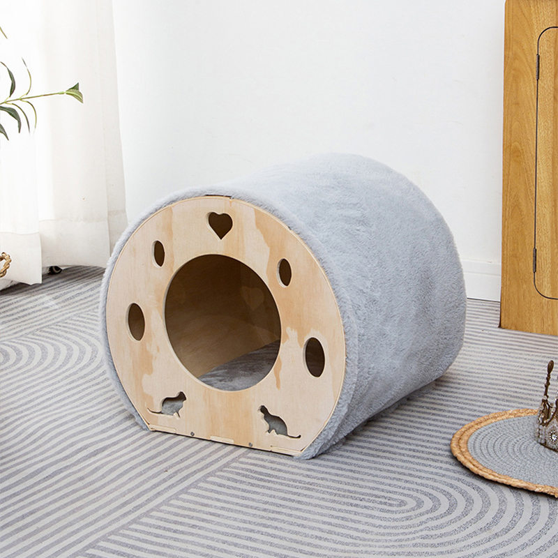 Katzenhaus aus Holz in Raumkapselform