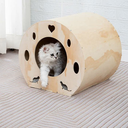 Katzenhaus aus Holz in Raumkapselform