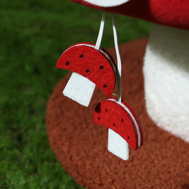 Verdicktes warmes Pilz-Katzenhaus