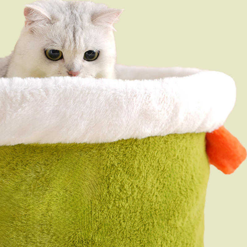 Warmes Haustierbett aus Fleece mit geschlossenem Topf