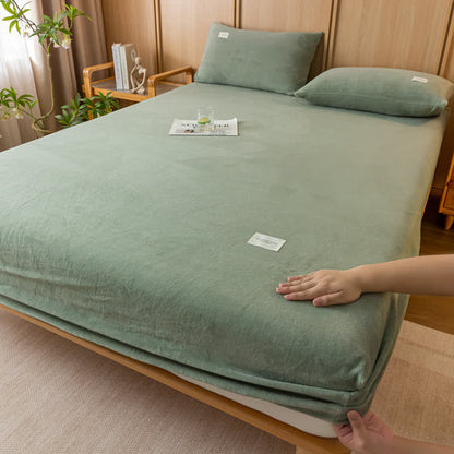 Einfarbiges Spannbettlaken aus weichem Flanell