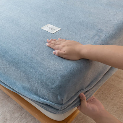 Einfarbiges Spannbettlaken aus weichem Flanell