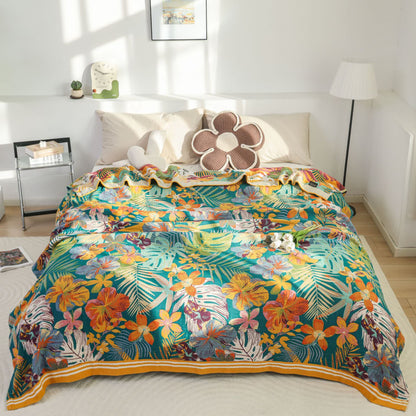 Bunte Baumwollgazedecke mit Blumenblättern