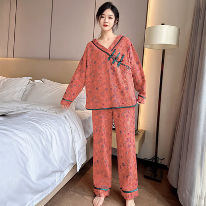 Pyjama-Set aus Baumwolle mit Froschknopf und Rose in Übergröße