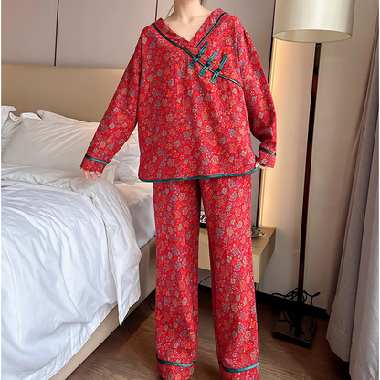 Pyjama-Set aus Baumwolle mit Froschknopf und Rose in Übergröße