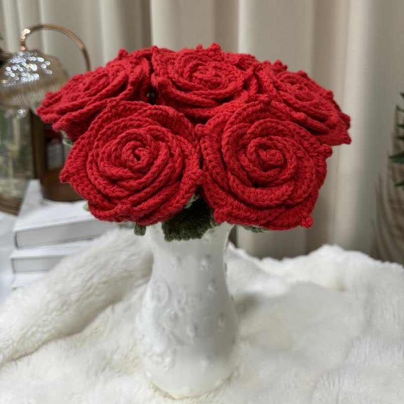 Handgewebtes Ornament mit leuchtendem Rosenstrauß