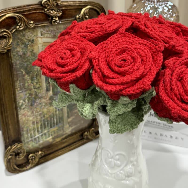 Handgewebtes Ornament mit leuchtendem Rosenstrauß