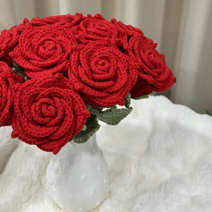 Handgewebtes Ornament mit leuchtendem Rosenstrauß