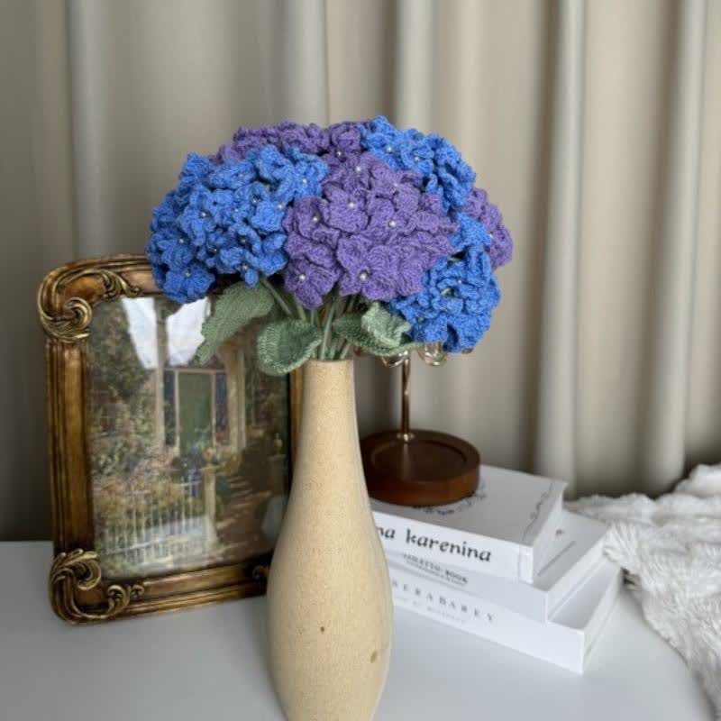 Einfache Holzvase für getrocknete Blumen