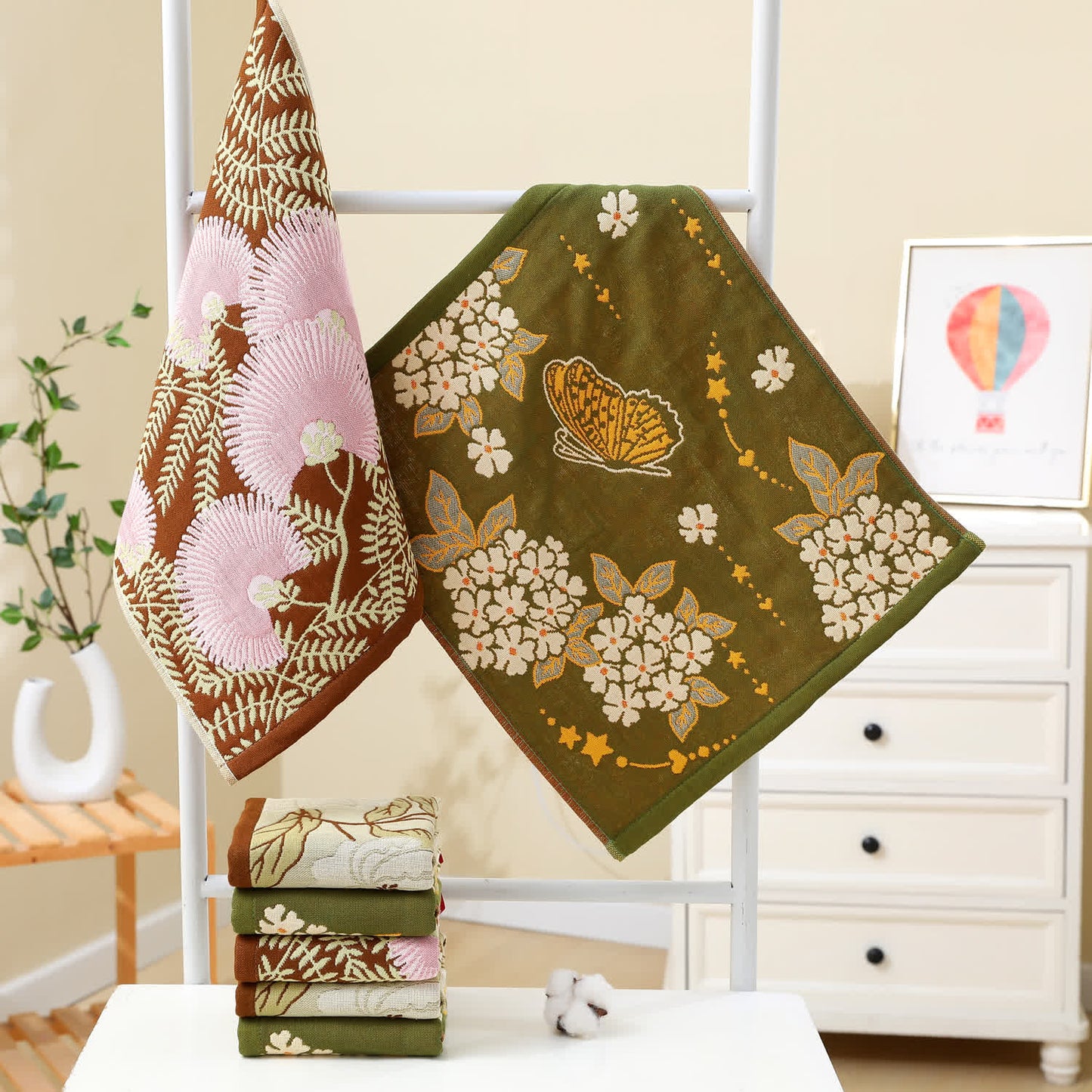 Küchentuch aus Baumwollgaze-Jacquard mit Retro-Blumenmuster