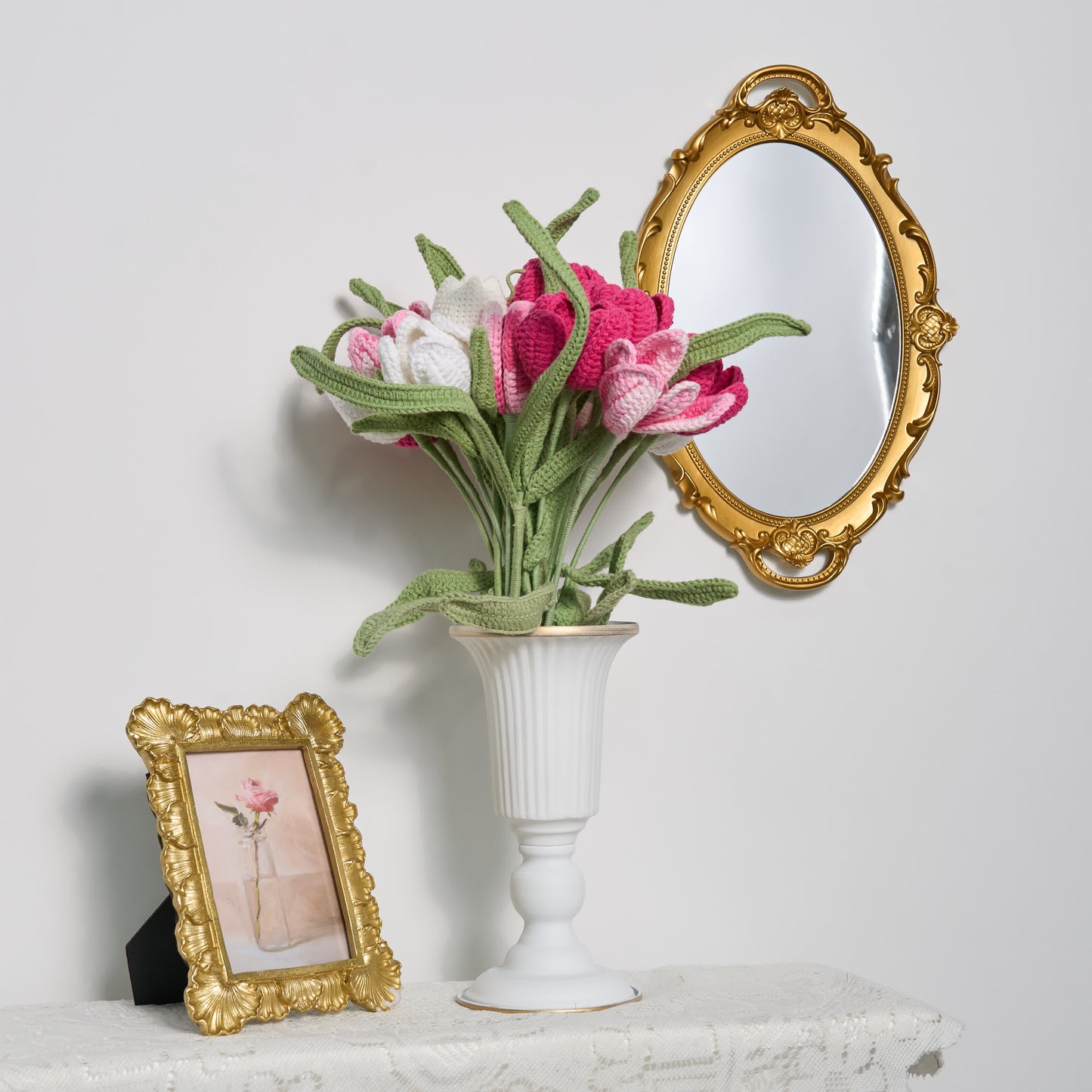 Gehäkeltes Tulpenstrauß-Vasen-Set im Bauernhausstil