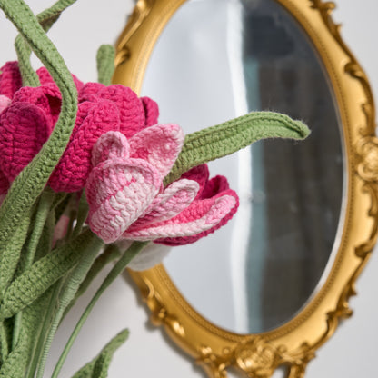 Gehäkeltes Tulpenstrauß-Vasen-Set im Bauernhausstil