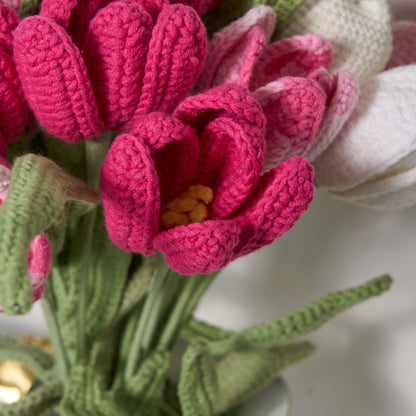 Gehäkeltes Tulpenstrauß-Vasen-Set im Bauernhausstil