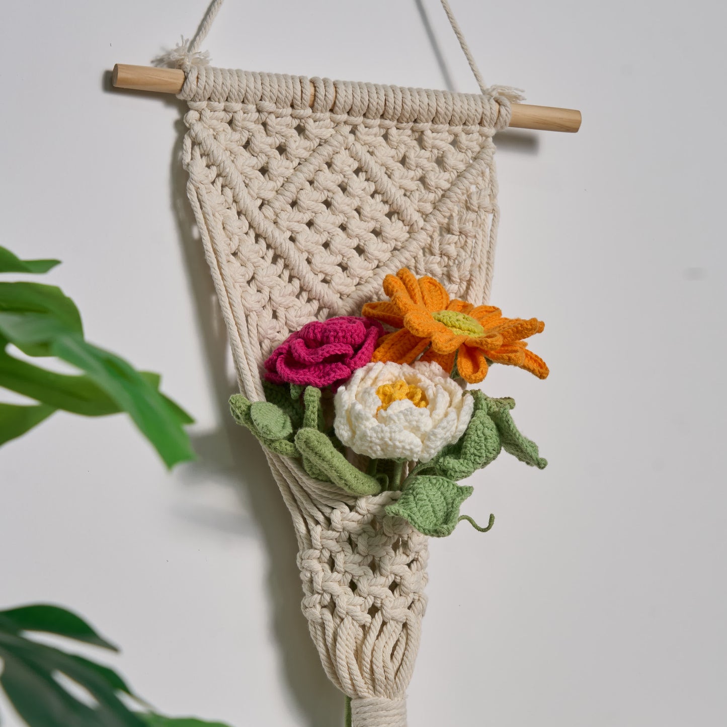 Handgehäkelter Blumenstrauß als Heimdekor-Ornament (5 Stück)