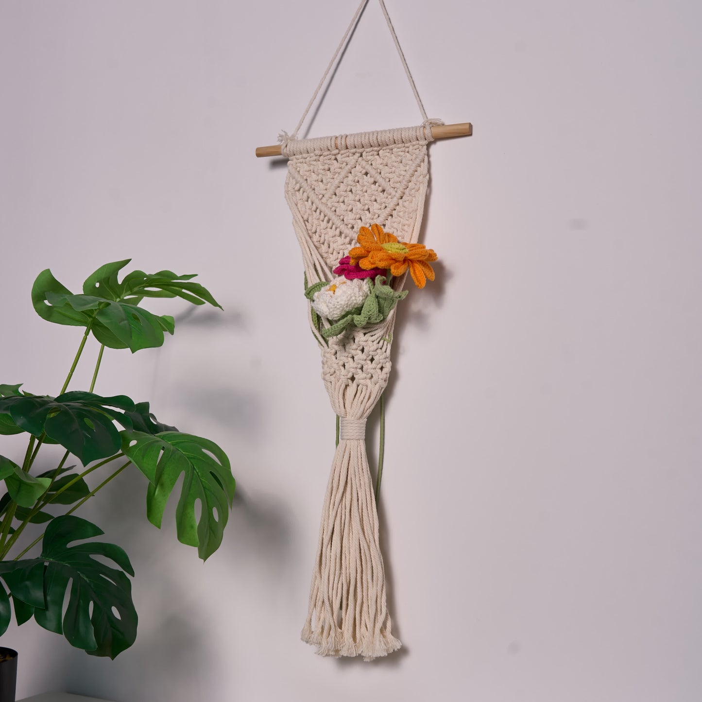 Handgehäkelter Blumenstrauß als Heimdekor-Ornament (5 Stück)