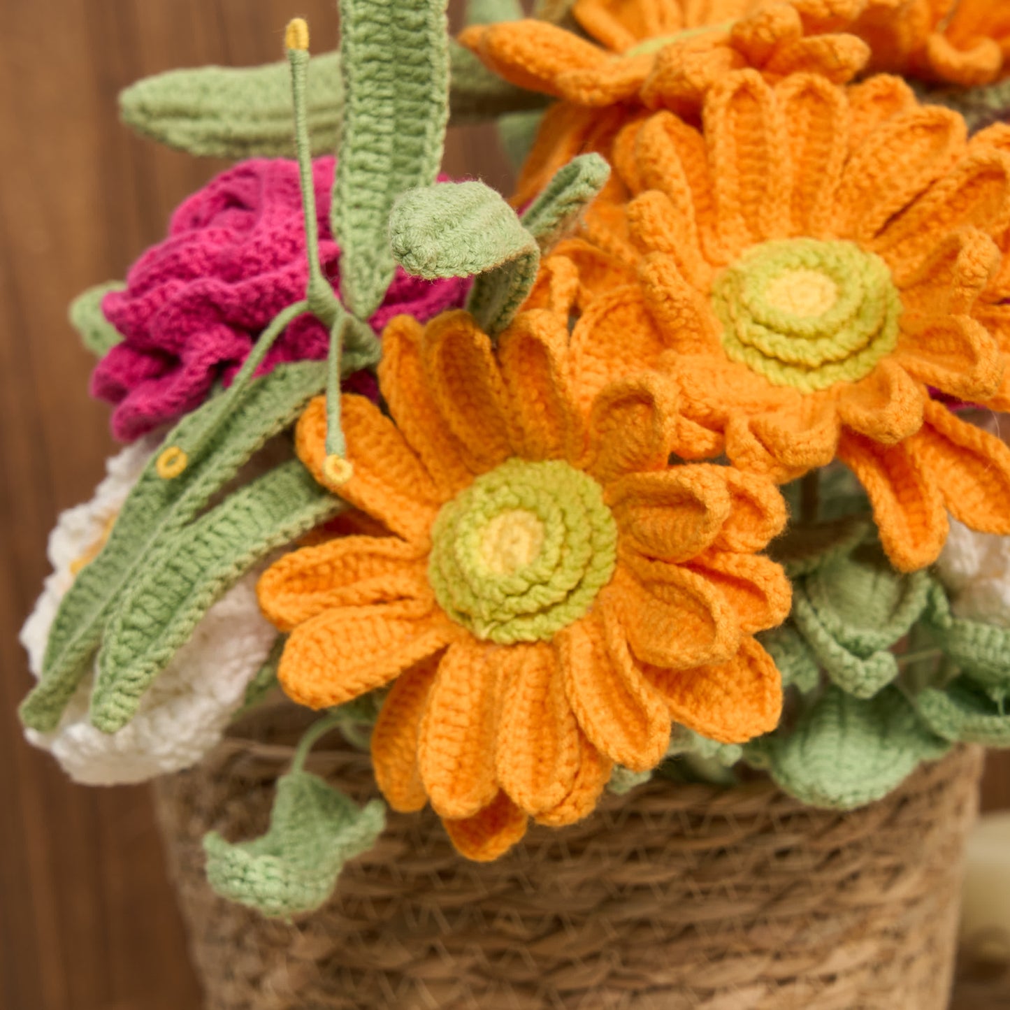 Handgefertigter gestrickter Blumenstrauß, Heimdekoration (12 Stück)
