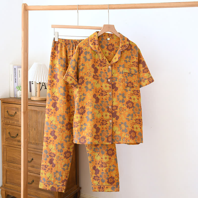Pyjama-Set aus Baumwolle mit Blumenmuster und Reversausschnitt