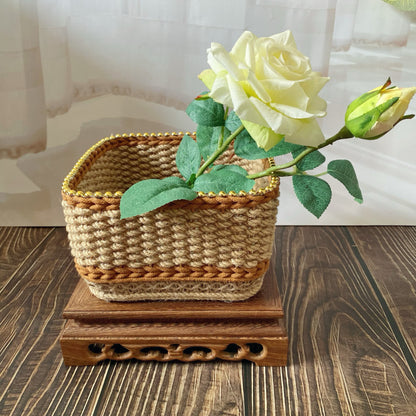 Handgewebter Vintage-Aufbewahrungskorb mit Blumenmuster