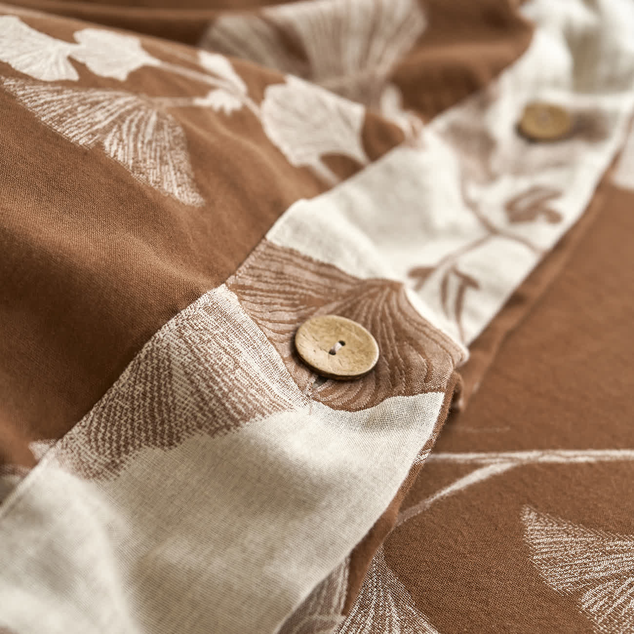Bettwäsche-Set aus Baumwollgaze mit Knöpfen und Ginkgoblättern (4-teilig) - image 25