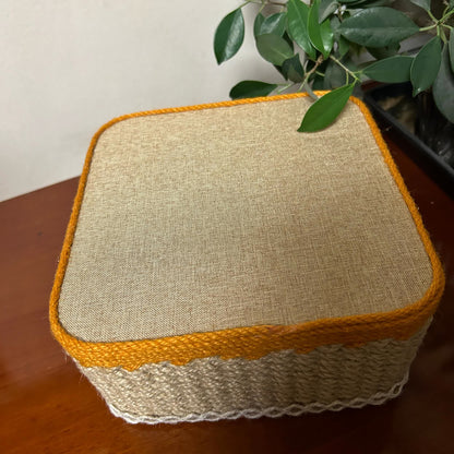 Handgemachter Aufbewahrungskorb aus Hanfseil mit Sonnenblume