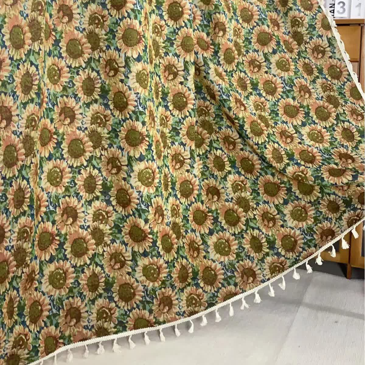 Verdunkelungsvorhang mit Sonnenblumenmotiv im Landhausstil