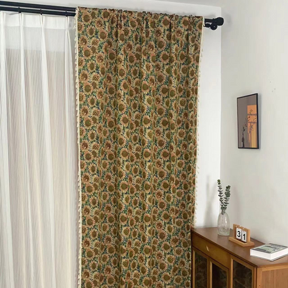 Verdunkelungsvorhang mit Sonnenblumenmotiv im Landhausstil