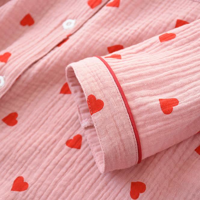 Nachtwäscheset aus Baumwollgaze mit Jacquard-Herzen