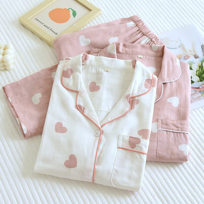 Weiches Pyjama-Set aus Baumwollgaze mit Herz-Print