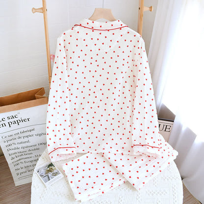 Einfaches Loungewear-Set aus Baumwollgaze mit Herzrevers