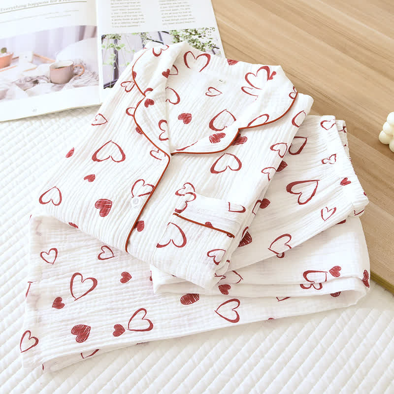 Atmungsaktives Pyjama-Set aus Baumwollgaze mit Herz-Revers