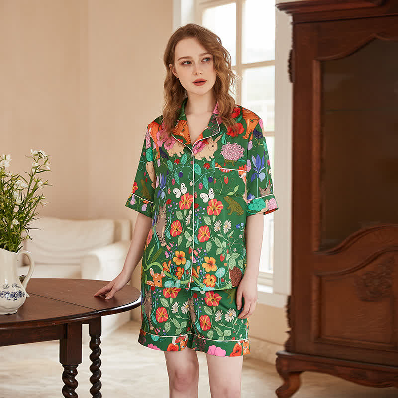 Weiches Pyjama-Set mit Reversausschnitt und Waldgarten-Print