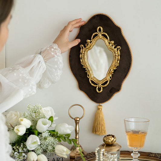 Französischer Vintage Wandspiegel mit verzierter Quaste