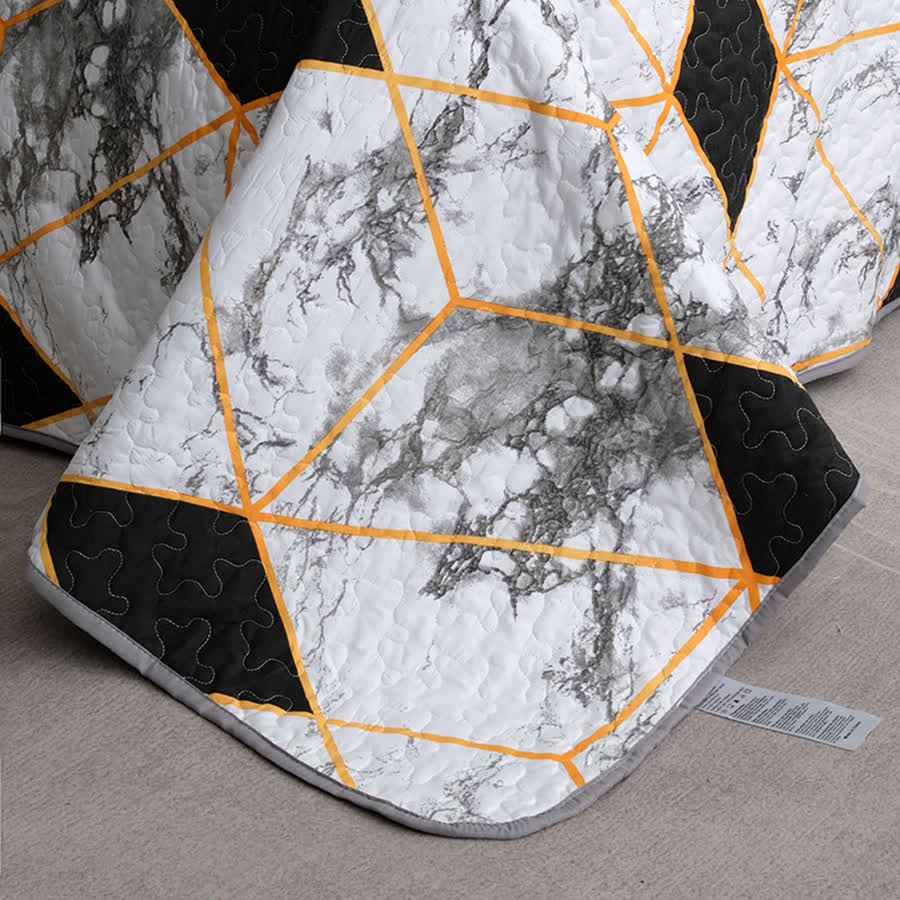 Atmungsaktives Steppbettwäscheset mit geometrischem Marmormuster (3-teilig)