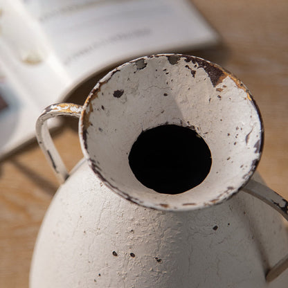Dekoratives Ornament im Retro-Stil mit Blumenvase