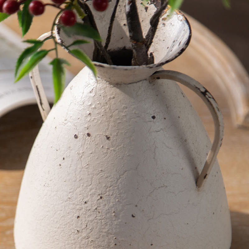Dekoratives Ornament im Retro-Stil mit Blumenvase