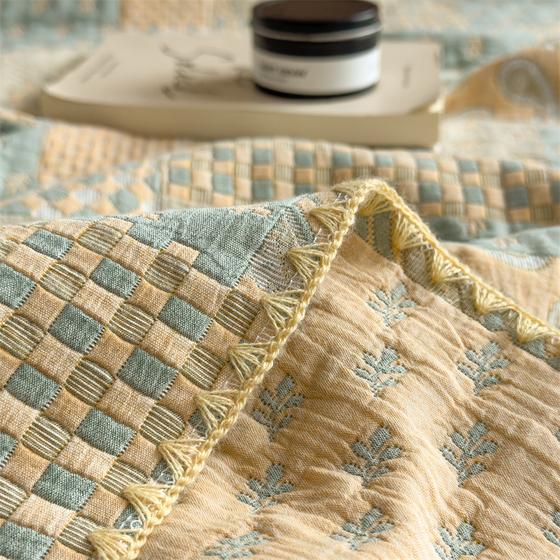 Dreilagige, bequeme, leichte Retro-Steppdecke aus Gaze
