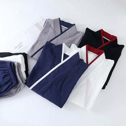 Pyjama-Set aus Baumwollgaze im Kimono-Stil im neutralen Stil
