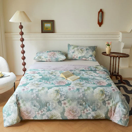 Elegante, atmungsaktive Kühldecke mit Blumenmuster