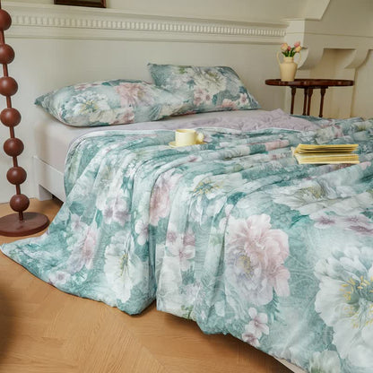 Elegante, atmungsaktive Kühldecke mit Blumenmuster
