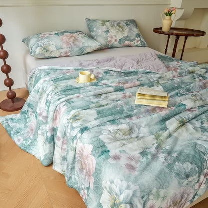 Elegante, atmungsaktive Kühldecke mit Blumenmuster