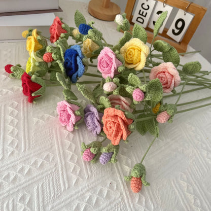 Handgemachte gestrickte gehäkelte künstliche Kamelie