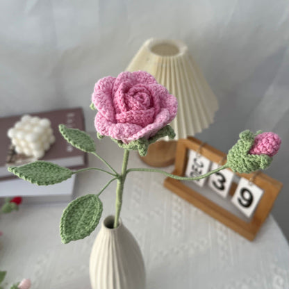 Handgemachte gestrickte gehäkelte künstliche Kamelie